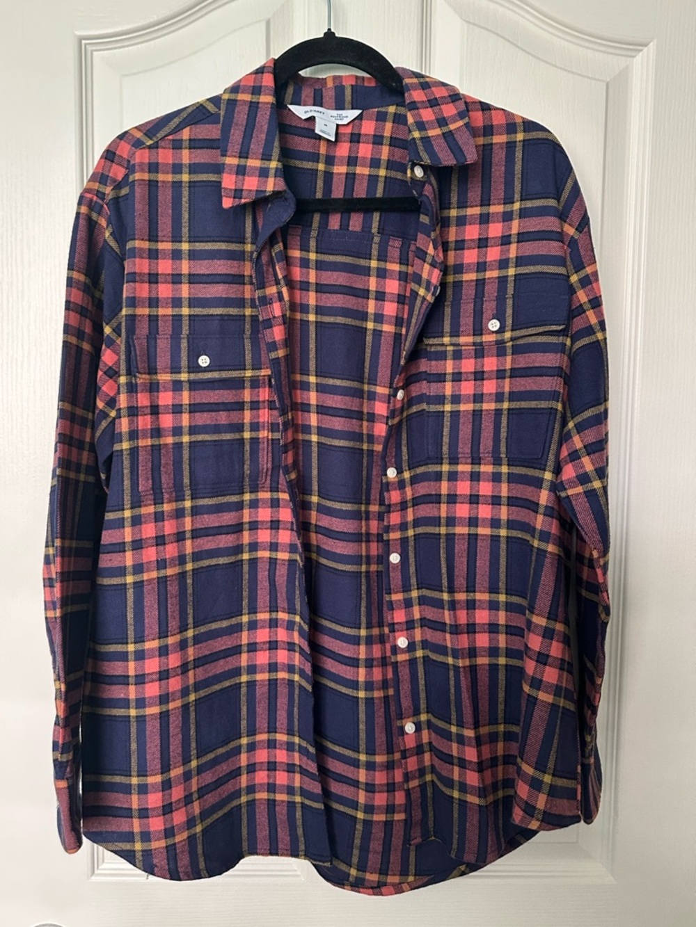 Old Navy Plaid Women’s Button-Up Shirt